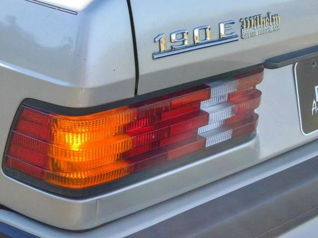 1987 Mercedes-Benz 190E - Image 8 of 21