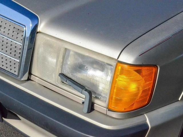 1987 Mercedes-Benz 190E - Image 13 of 21