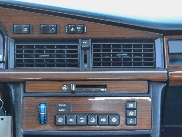 1987 Mercedes-Benz 190E - Image 19 of 21