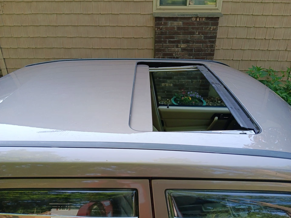 1987 Mercedes-Benz 190E - Image 19 of 31