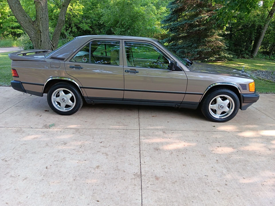 1987 Mercedes-Benz 190E - Image 7 of 31