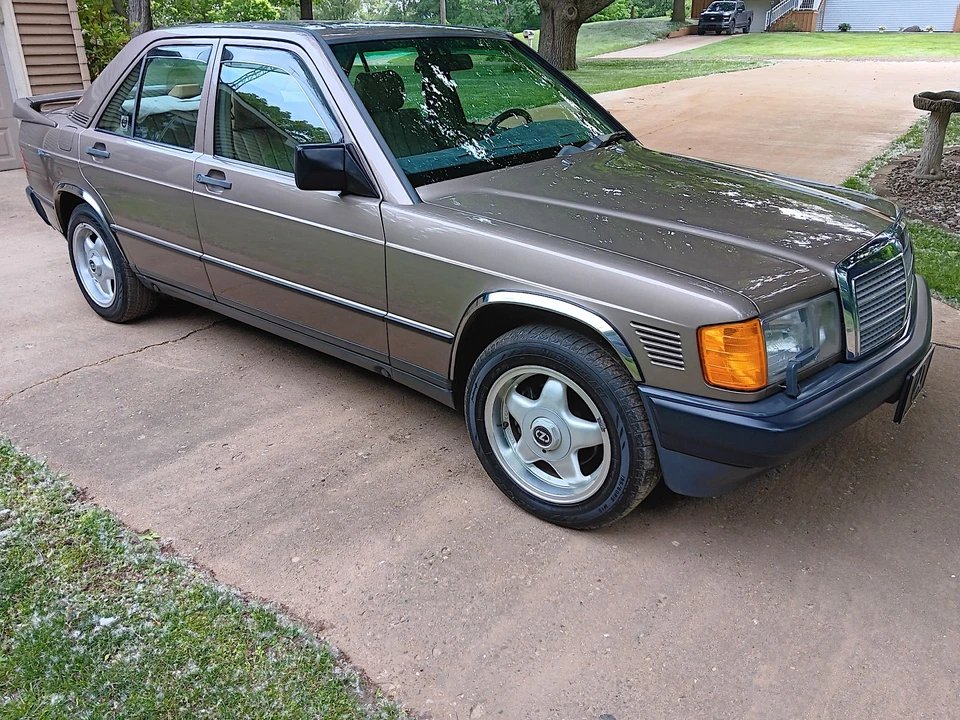 1987 Mercedes-Benz 190E - Image 2 of 31