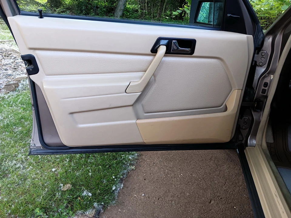 1987 Mercedes-Benz 190E - Image 24 of 31