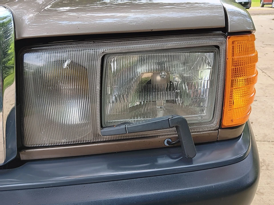 1987 Mercedes-Benz 190E - Image 13 of 31