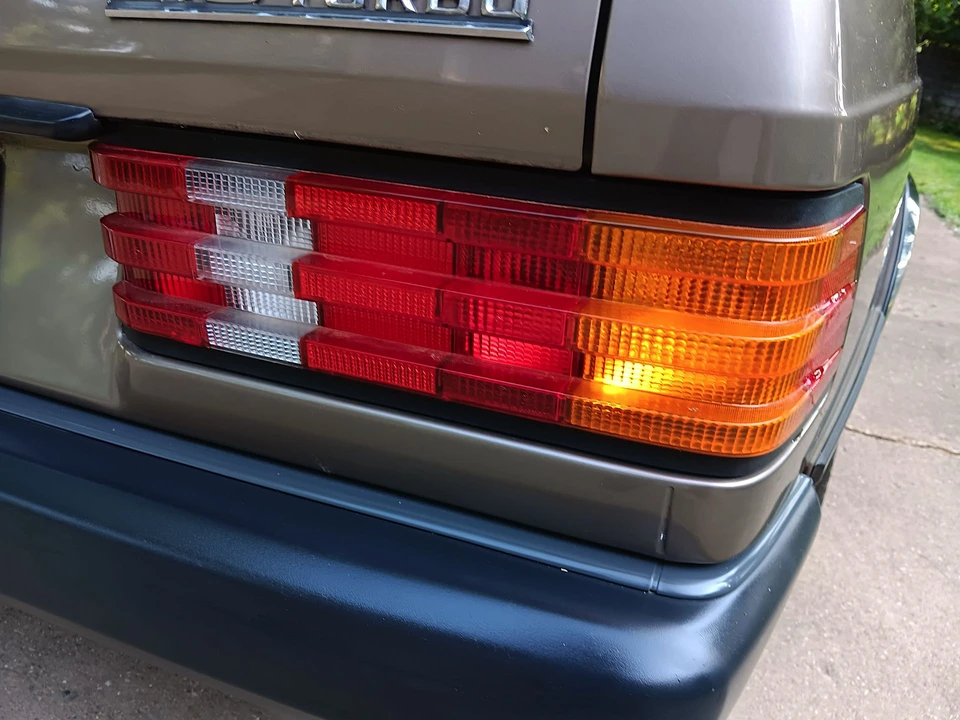 1987 Mercedes-Benz 190E - Image 15 of 31