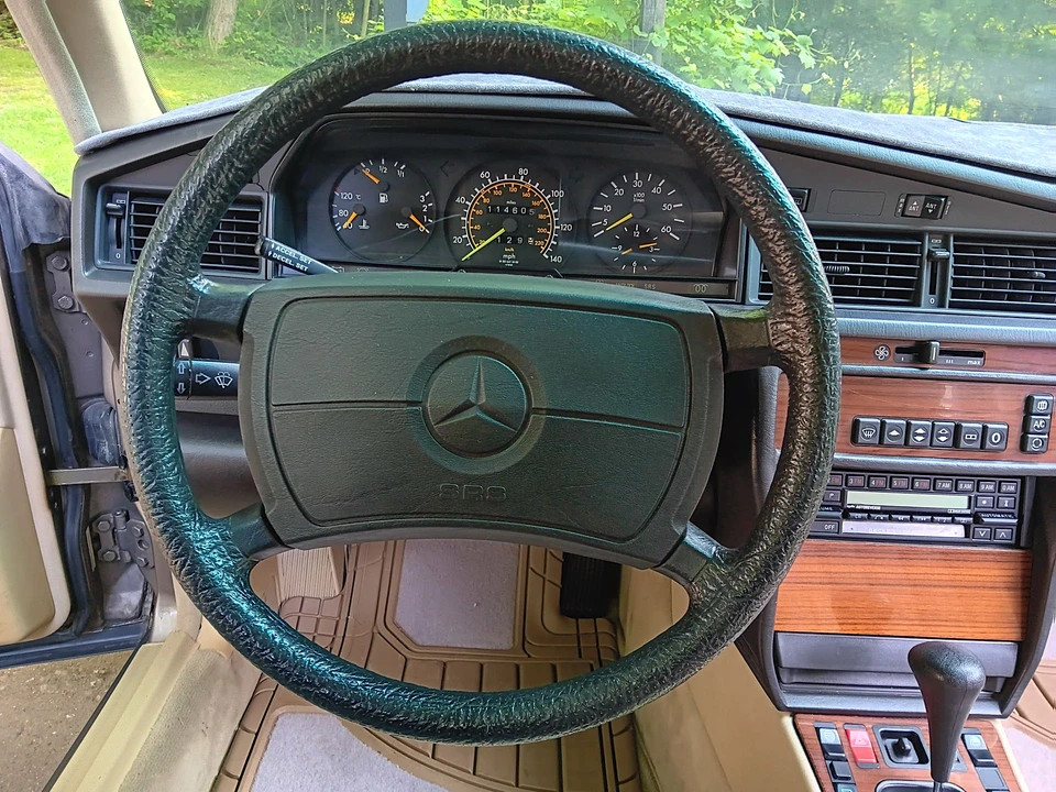 1987 Mercedes-Benz 190E - Image 28 of 31