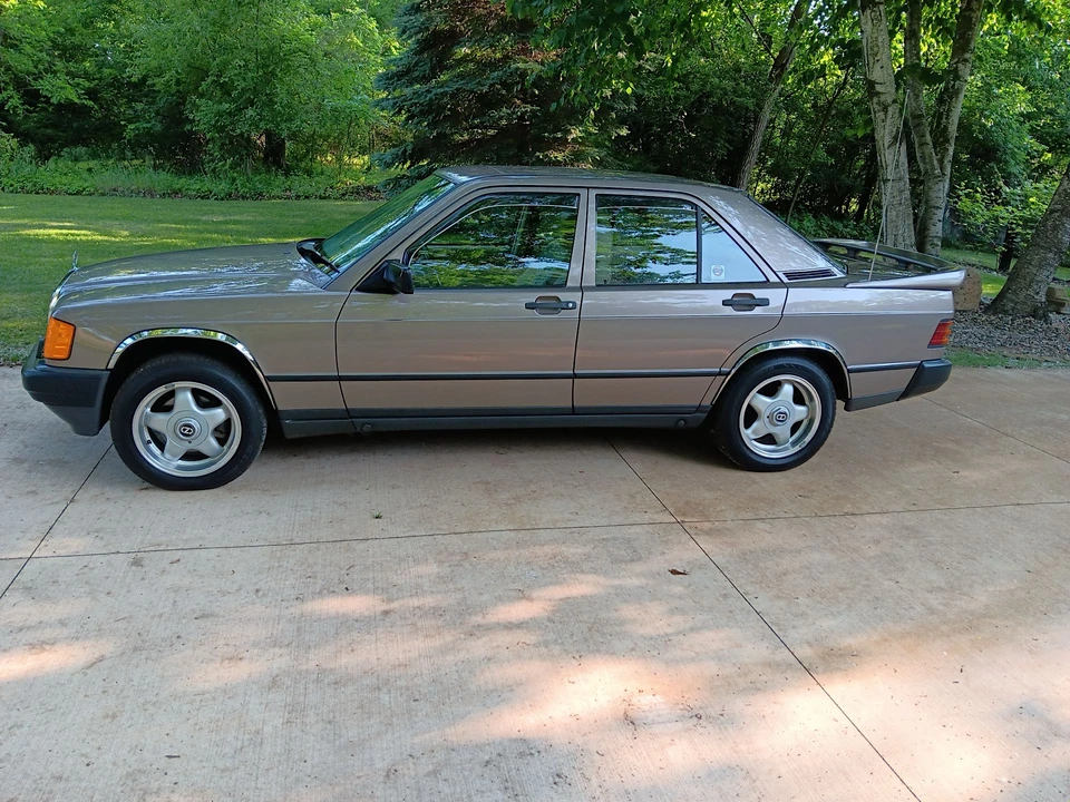 1987 Mercedes-Benz 190E - Image 4 of 31