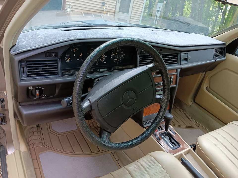 1987 Mercedes-Benz 190E - Image 26 of 31
