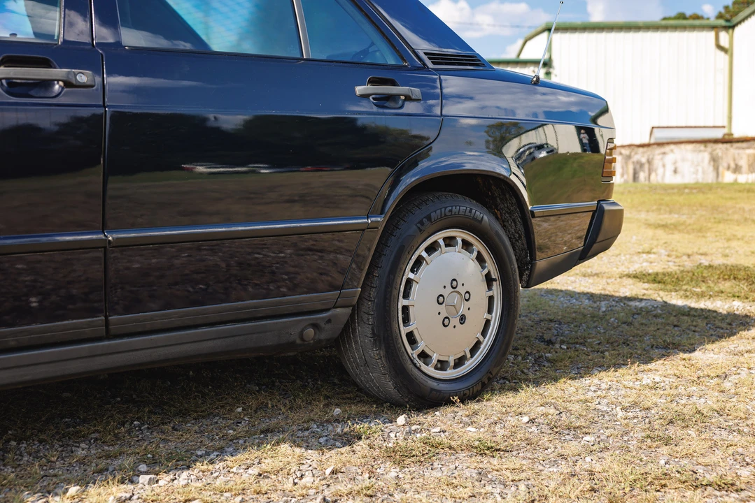 1987 Mercedes-Benz 190E - Image 30 of 31