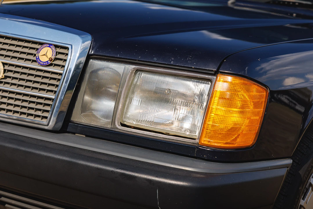 1987 Mercedes-Benz 190E - Image 14 of 31