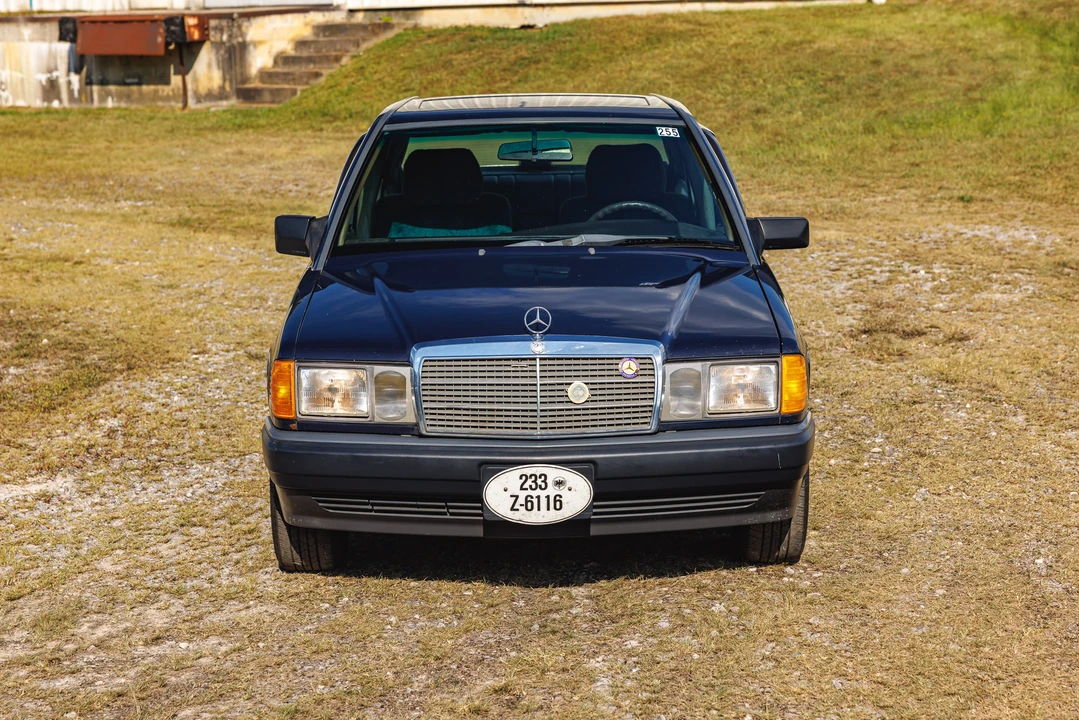 1987 Mercedes-Benz 190E - Image 12 of 31