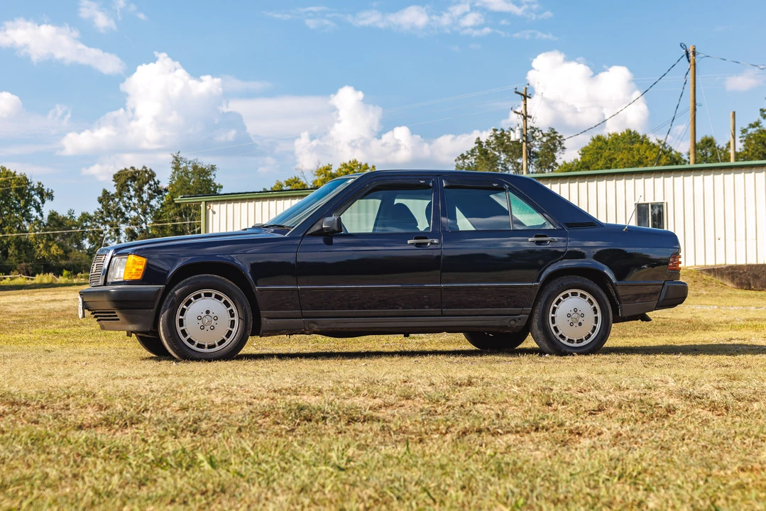 1987 Mercedes-Benz 190E - Image 2 of 31