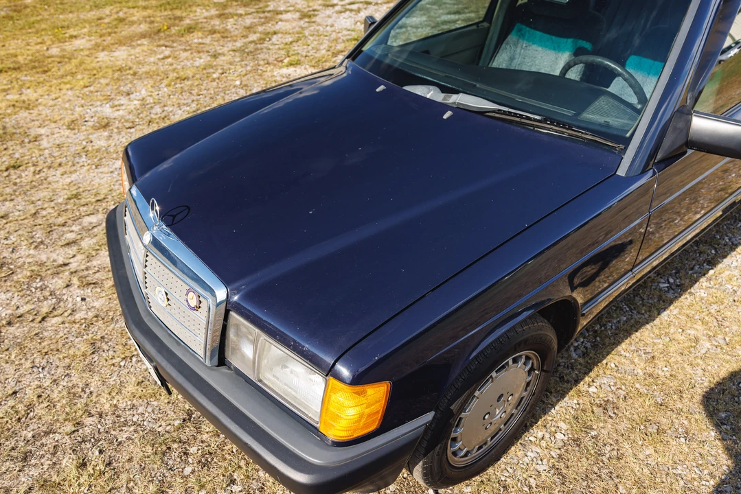 1987 Mercedes-Benz 190E - Image 25 of 31