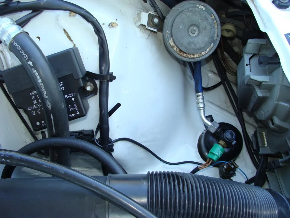 1987 Mercedes-Benz 190E - Image 19 of 20