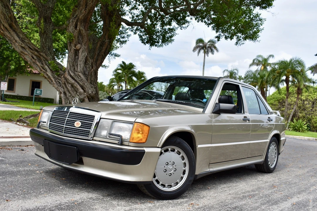 1987 Mercedes-Benz 190E 2.3-16 & 2.5-16 - Image 3 of 31