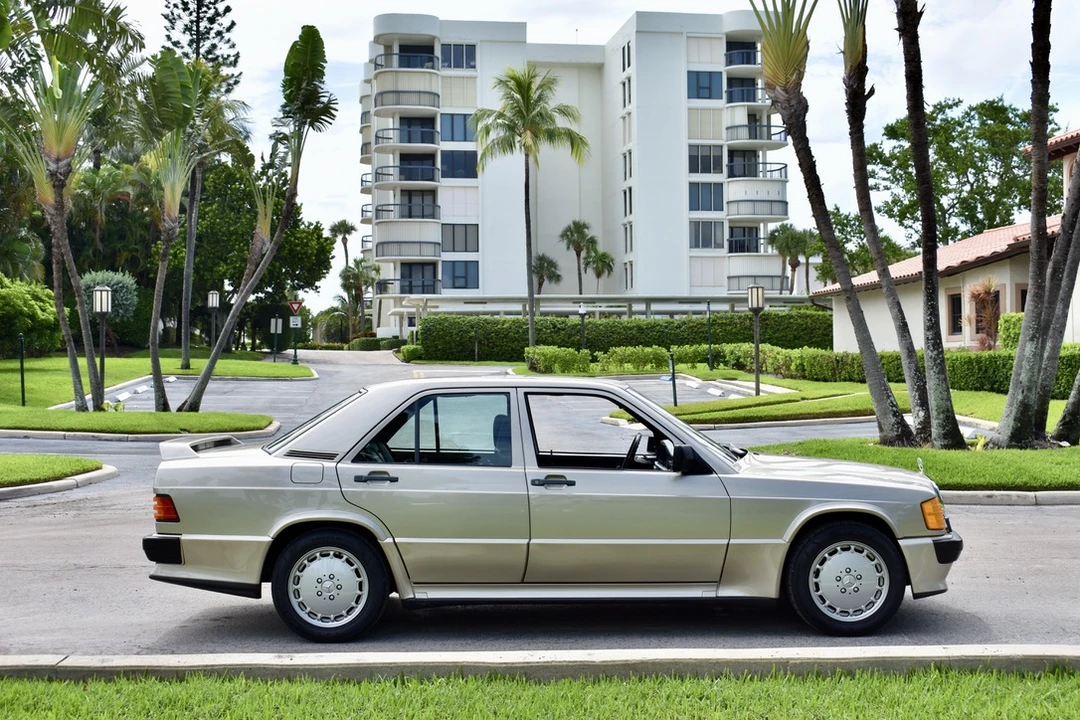 1987 Mercedes-Benz 190E 2.3-16 & 2.5-16 - Image 14 of 31