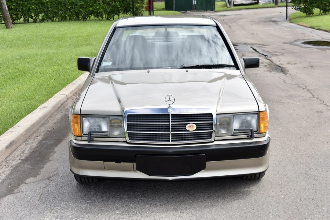 1987 Mercedes-Benz 190E 2.3-16 & 2.5-16 - Image 9 of 31
