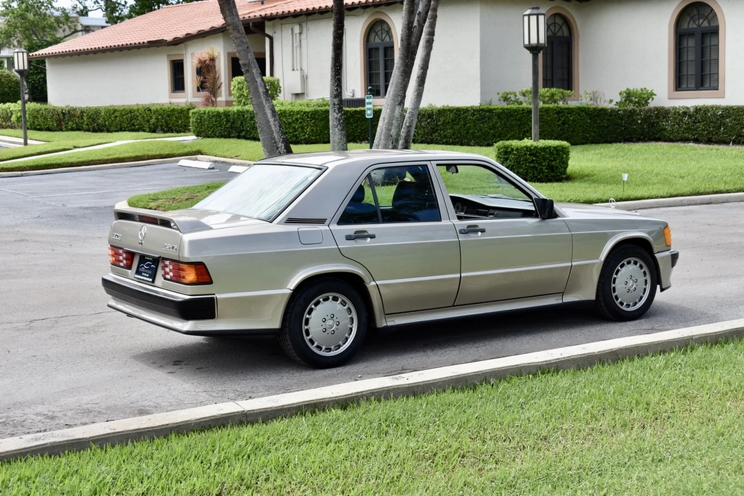 1987 Mercedes-Benz 190E 2.3-16 & 2.5-16 - Image 15 of 31