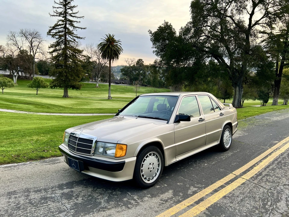 1987 Mercedes-Benz 190E 2.3-16 & 2.5-16 - Image 3 of 31