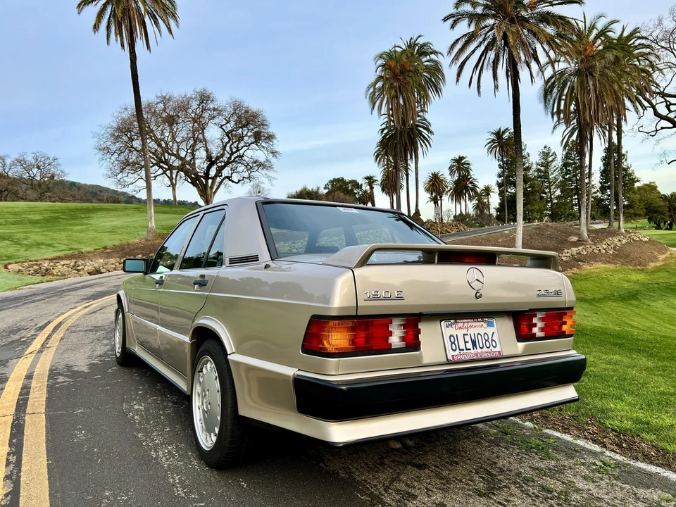 1987 Mercedes-Benz 190E 2.3-16 & 2.5-16 - Image 17 of 31