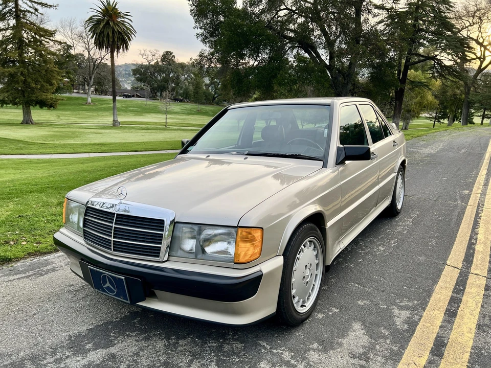 1987 Mercedes-Benz 190E 2.3-16 & 2.5-16 - Image 5 of 31