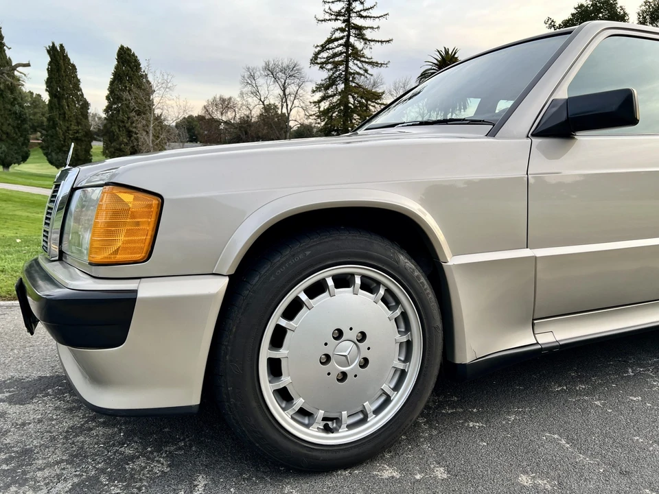 1987 Mercedes-Benz 190E 2.3-16 & 2.5-16 - Image 24 of 31