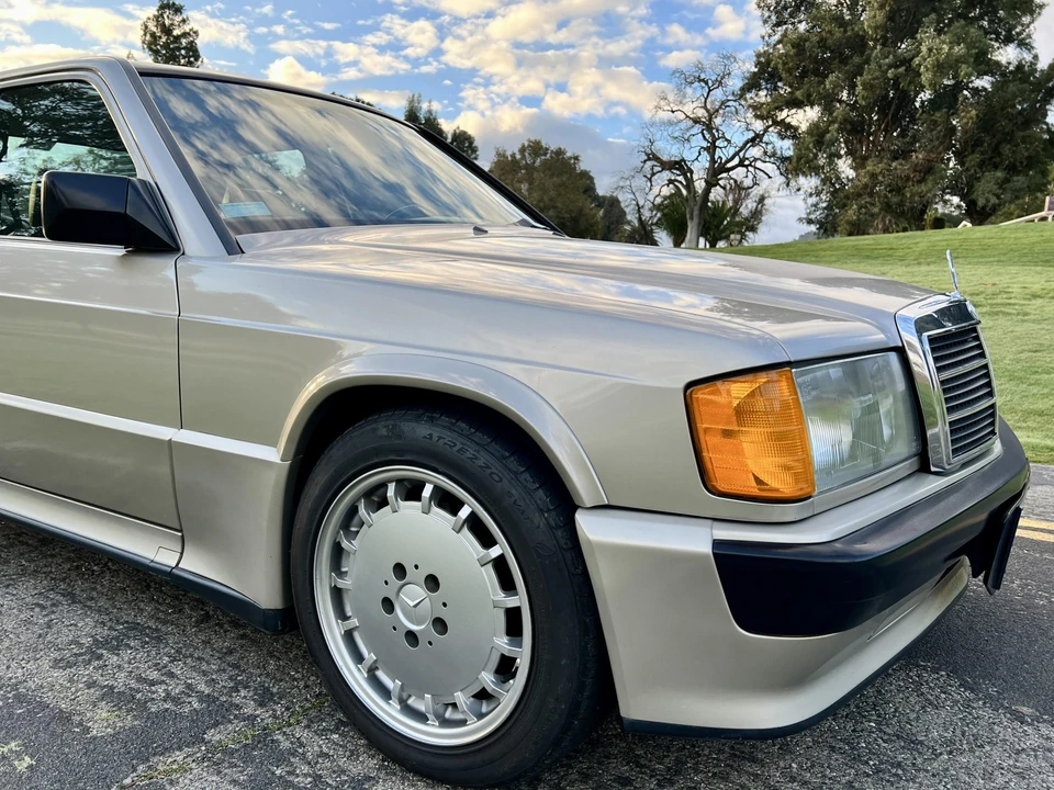 1987 Mercedes-Benz 190E 2.3-16 & 2.5-16 - Image 26 of 31
