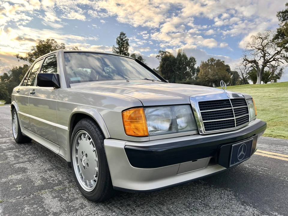 1987 Mercedes-Benz 190E 2.3-16 & 2.5-16 - Image 7 of 31