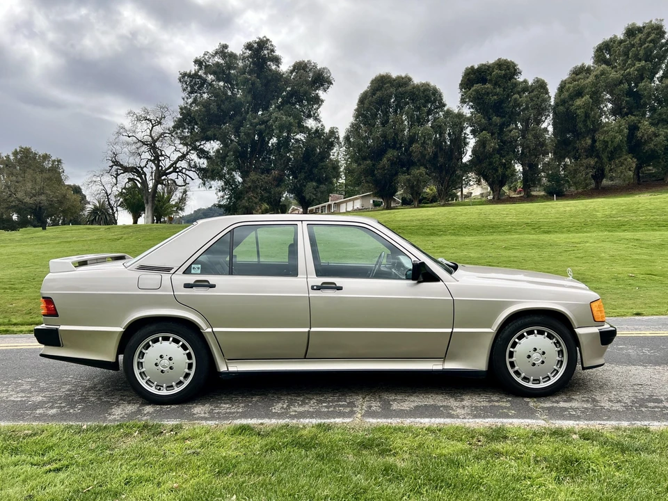 1987 Mercedes-Benz 190E 2.3-16 & 2.5-16 - Image 9 of 31
