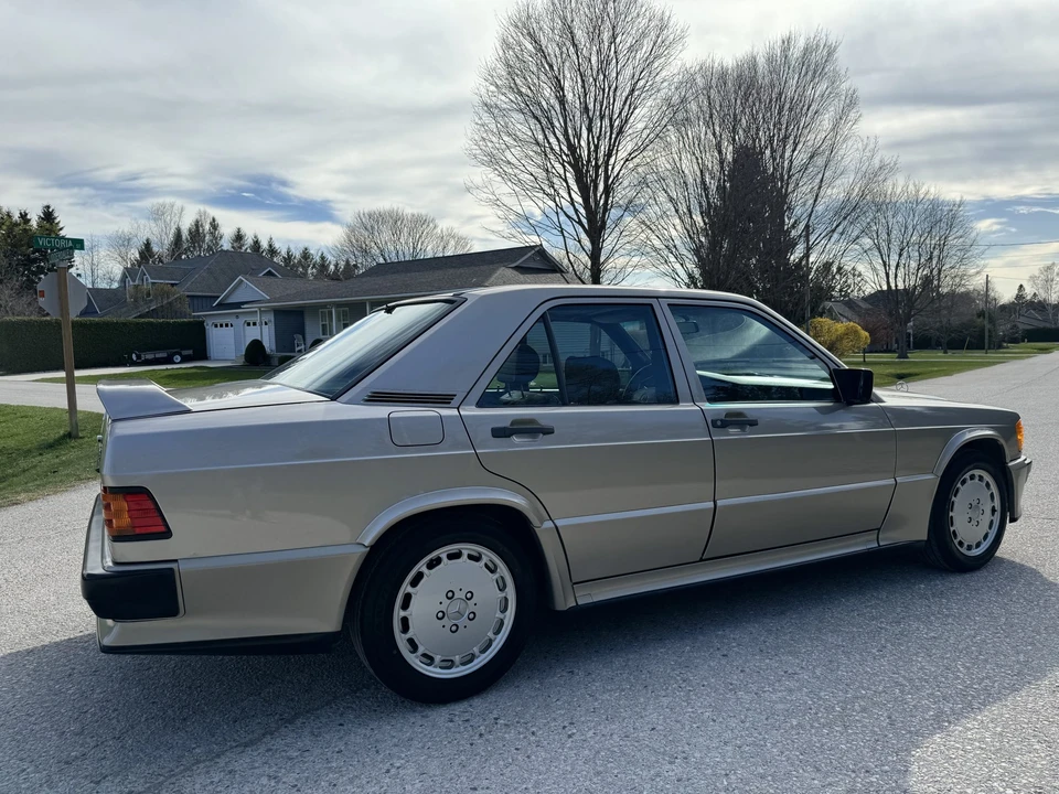 1987 Mercedes-Benz 190E 2.3-16 & 2.5-16 - Image 9 of 31