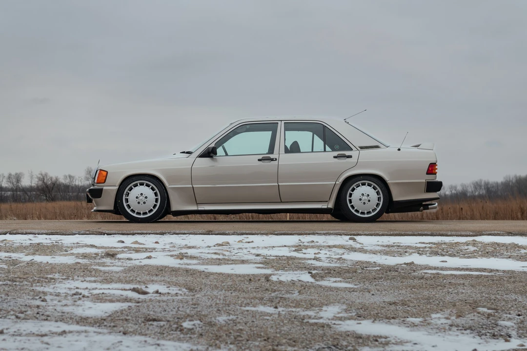 1987 Mercedes-Benz 190E 2.3-16 & 2.5-16 - Image 9 of 31