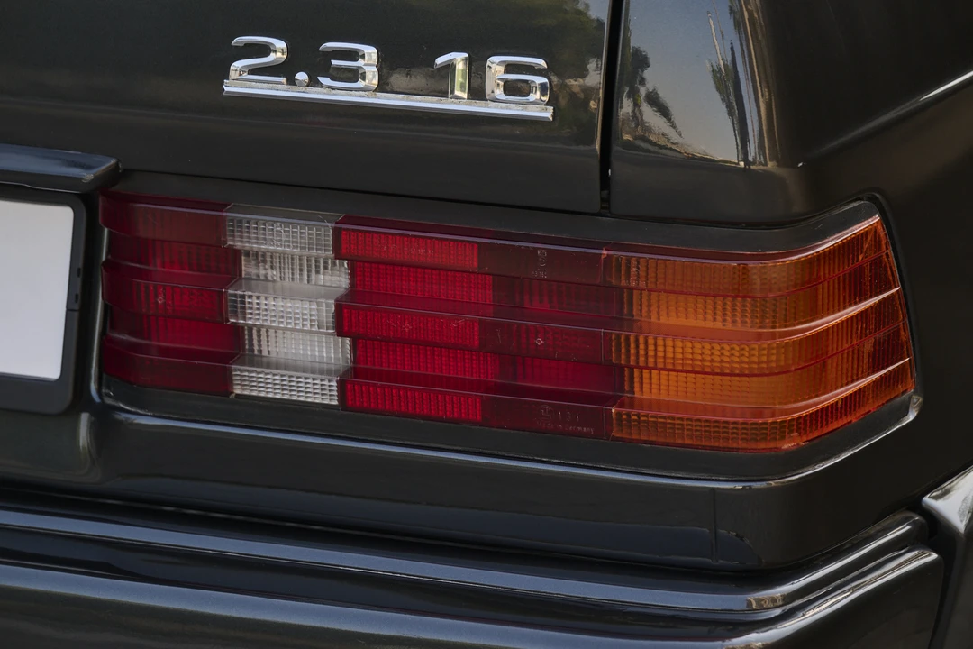 1987 Mercedes-Benz 190E 2.3-16 & 2.5-16 - Image 26 of 31