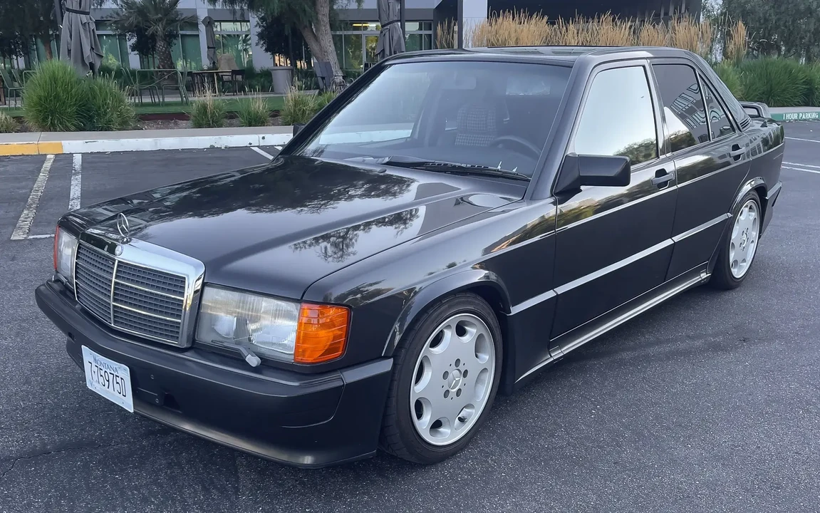 1987 Mercedes-Benz 190E 2.3-16 & 2.5-16 - Image 4 of 6