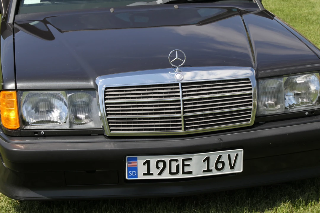 1987 Mercedes-Benz 190E 2.3-16 & 2.5-16 - Image 14 of 31
