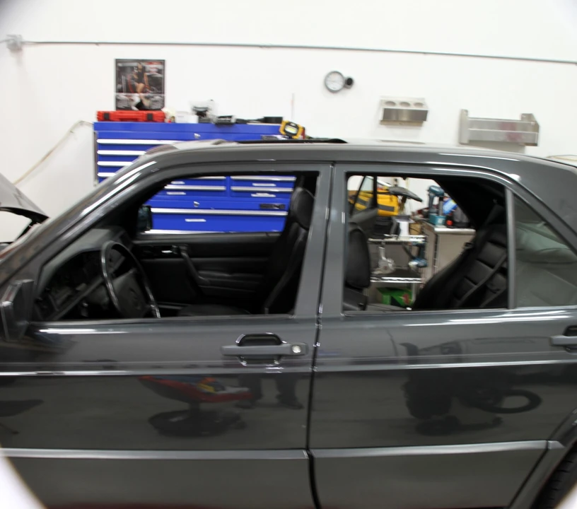 1987 Mercedes-Benz 190E 2.3-16 & 2.5-16 - Image 26 of 31