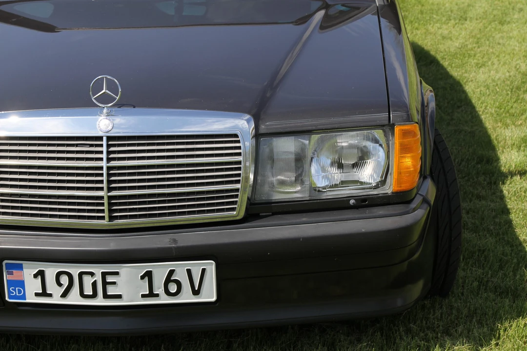1987 Mercedes-Benz 190E 2.3-16 & 2.5-16 - Image 15 of 31