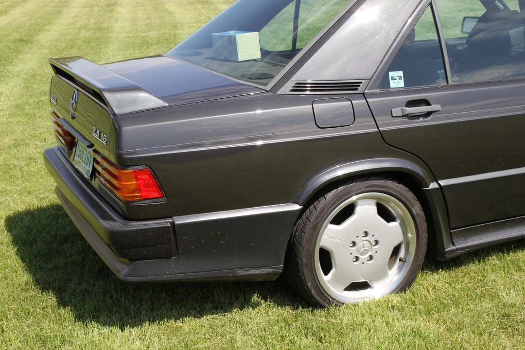 1987 Mercedes-Benz 190E 2.3-16 & 2.5-16 - Image 29 of 31