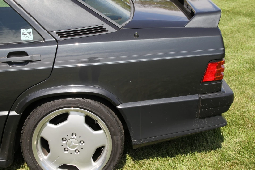 1987 Mercedes-Benz 190E 2.3-16 & 2.5-16 - Image 28 of 31
