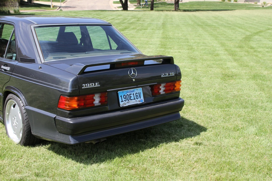 1987 Mercedes-Benz 190E 2.3-16 & 2.5-16 - Image 18 of 31