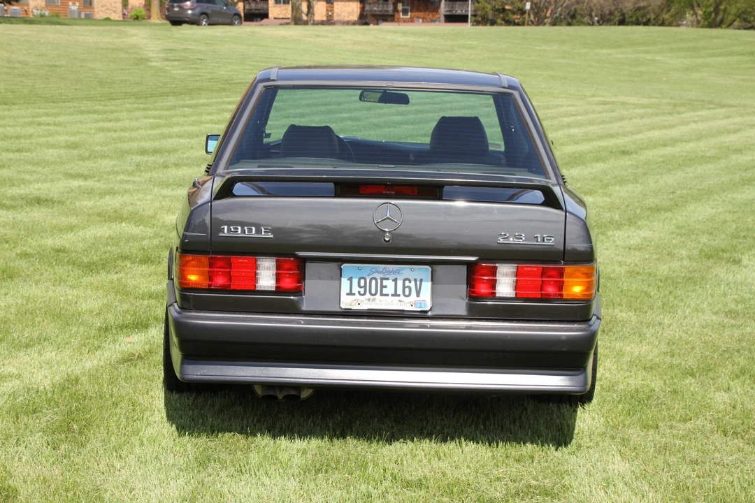 1987 Mercedes-Benz 190E 2.3-16 & 2.5-16 - Image 7 of 31