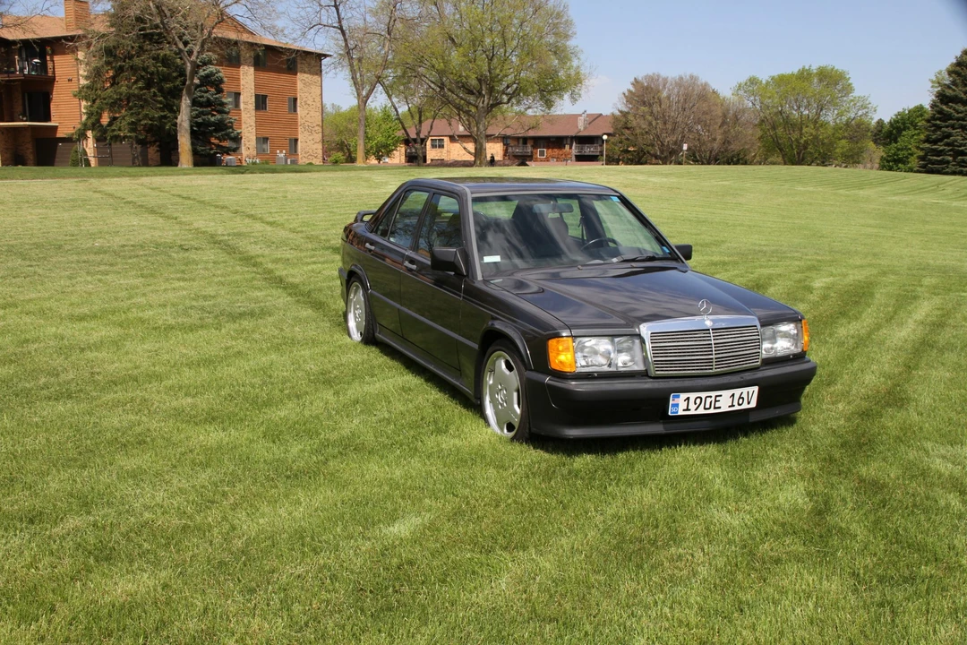 1987 Mercedes-Benz 190E 2.3-16 & 2.5-16 - Image 10 of 31