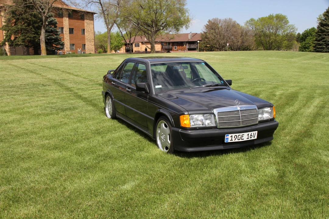 1987 Mercedes-Benz 190E 2.3-16 & 2.5-16 - Image 11 of 31