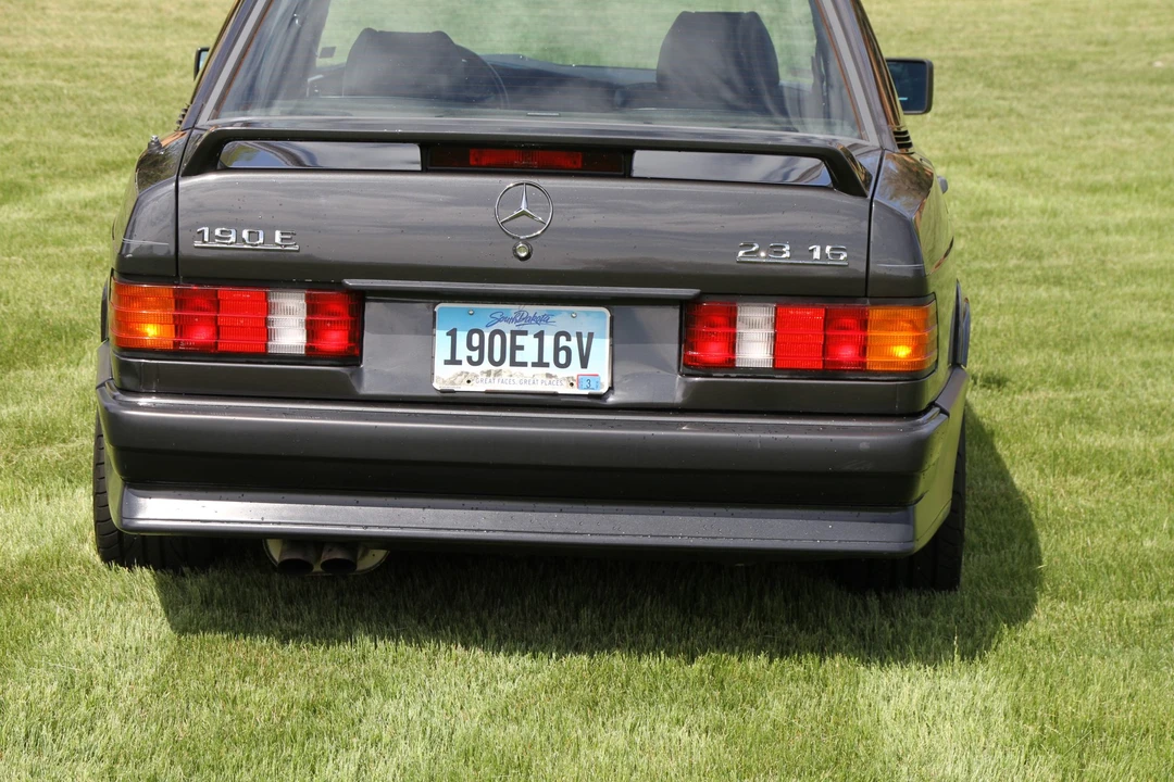 1987 Mercedes-Benz 190E 2.3-16 & 2.5-16 - Image 19 of 31