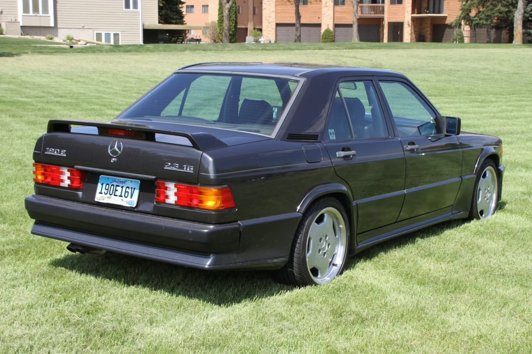 1987 Mercedes-Benz 190E 2.3-16 & 2.5-16 - Image 8 of 31