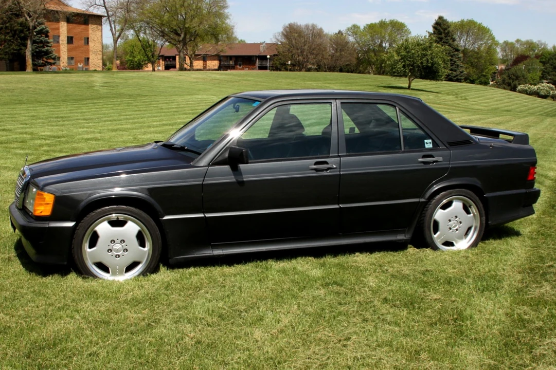 1987 Mercedes-Benz 190E 2.3-16 & 2.5-16 - Image 3 of 31