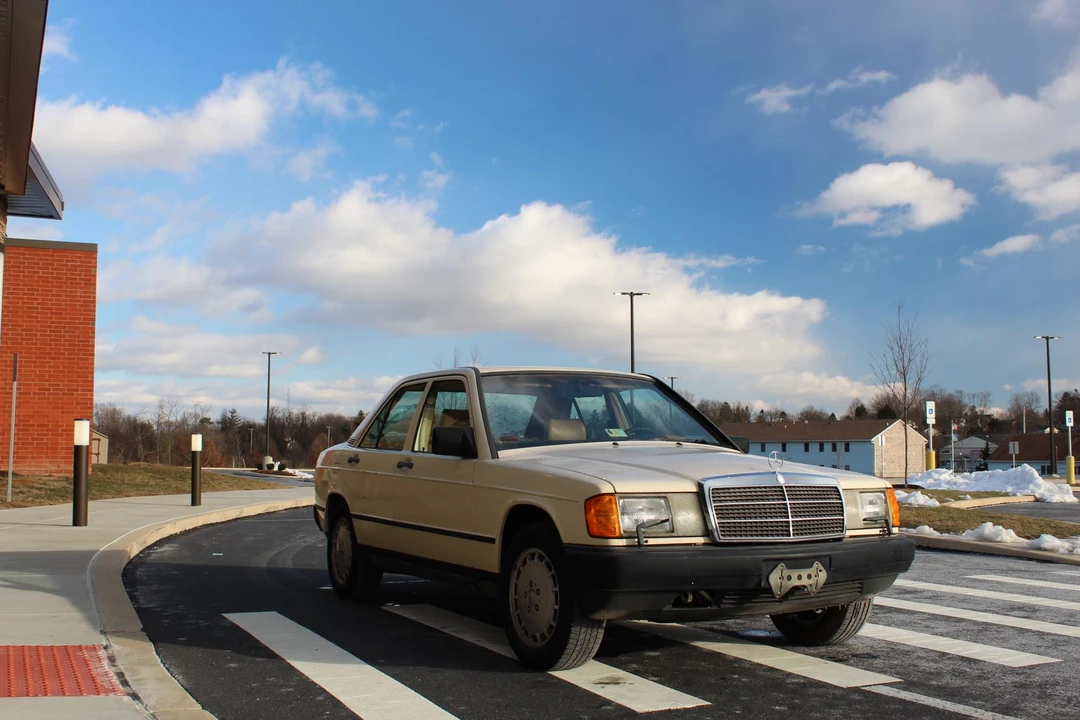 1987 Mercedes-Benz 190E - Image 22 of 31
