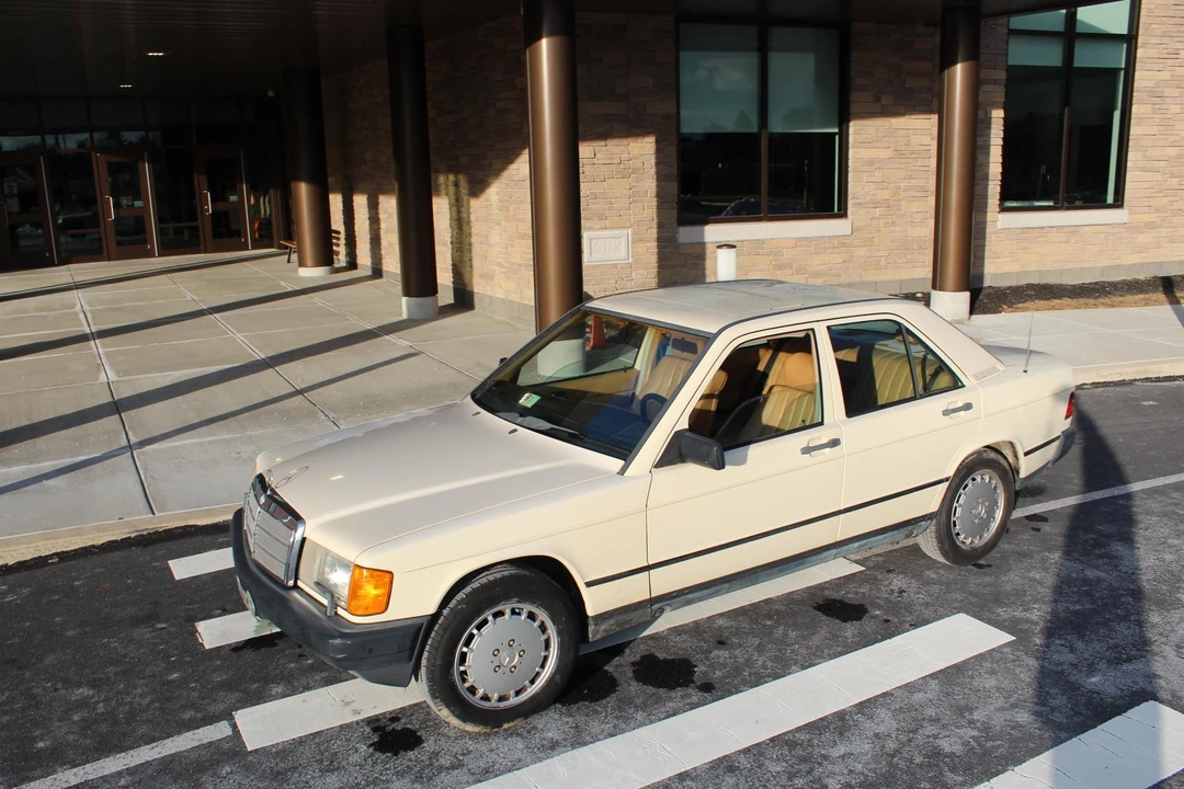 1987 Mercedes-Benz 190E - Image 29 of 31