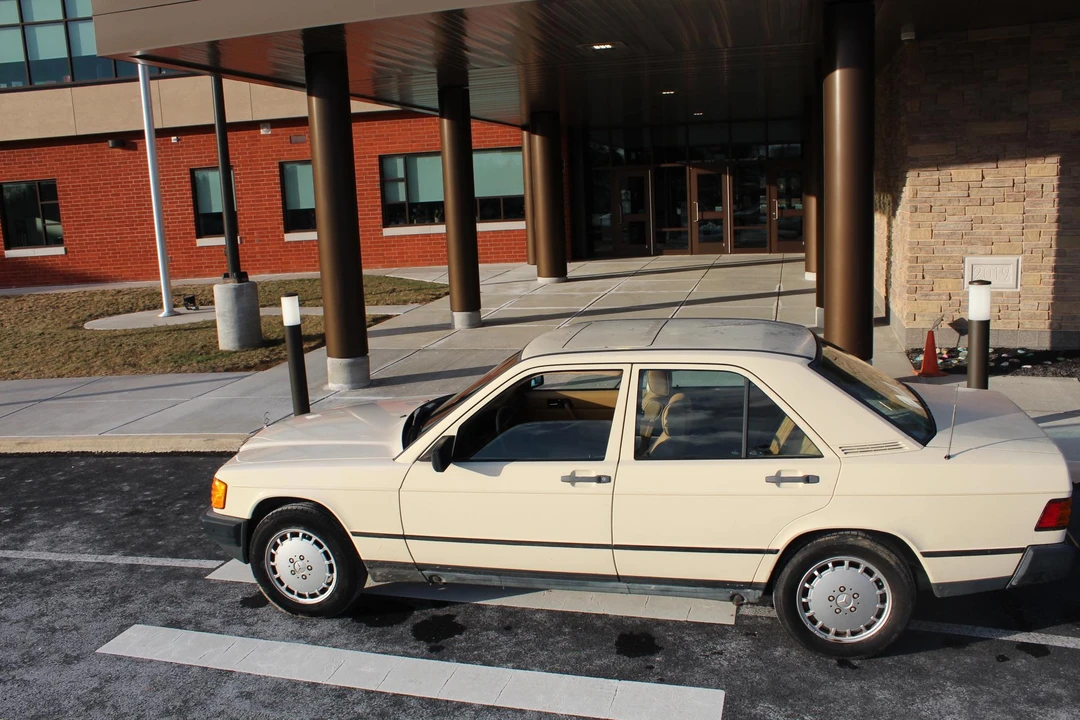 1987 Mercedes-Benz 190E - Image 30 of 31