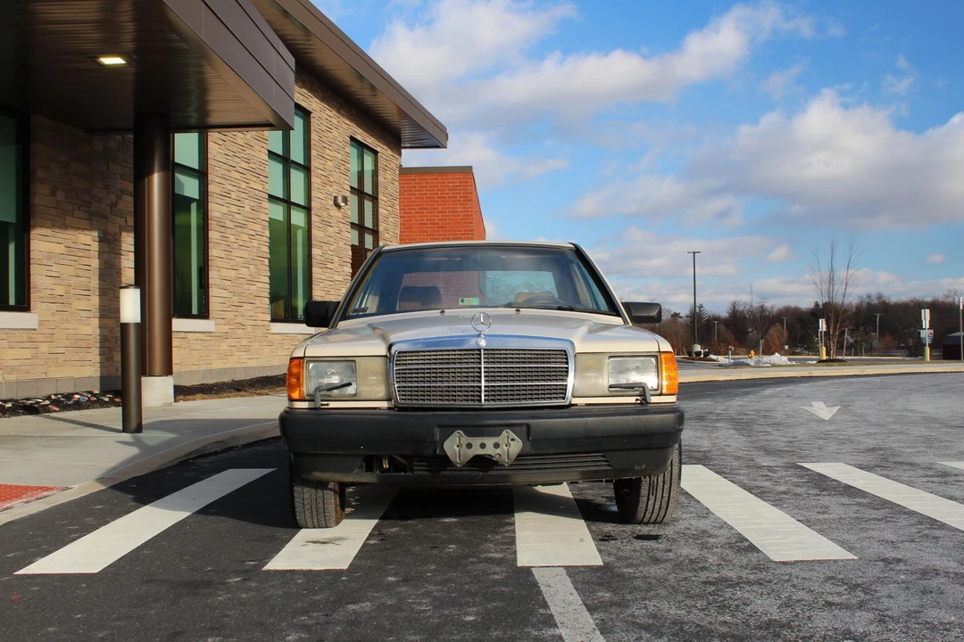 1987 Mercedes-Benz 190E - Image 24 of 31