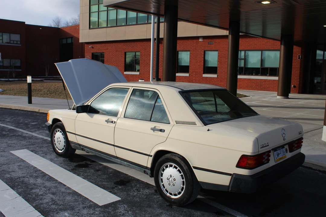 1987 Mercedes-Benz 190E - Image 12 of 31